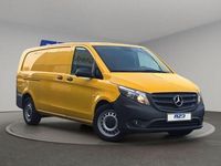 Gebraucht Mercedes Vito 163 PS (119 kW) 2019 Gelb Van