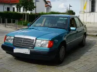 Gebraucht Mercedes E230 133 PS (97 kW) 1992 Andere farben Limousine