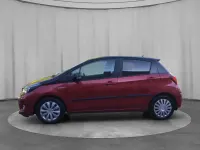 Gebraucht Toyota Yaris Hybrid Style 101 PS (74 kW) 2016 Rot/schwarz Limousine