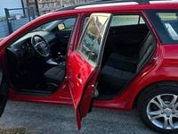 Gebraucht Mazda 6 Inclusive 166 PS (122 kW) 2002 Rot Kombi