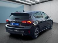 Neu Ford Focus 125 PS (91 kW) 2025 Schwarz Limousine
