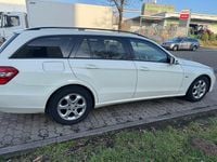 Gebraucht Mercedes E220 170 PS (125 kW) 2011 Weiß Kombi