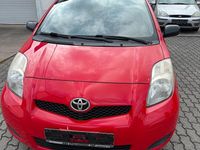 Gebraucht Toyota Yaris Basis 70 PS (51 kW) 2010 Rot Kleinwagen