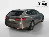 Gebraucht BMW 530e 299 PS (219 kW) 2024 Oxidgrau metallic Kombi