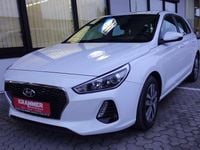 Gebraucht Hyundai i30 Trend 140 PS (102 kW) 2018 Polar white / sol Kleinwagen
