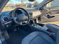 Gebraucht Audi A3 Attraction 150 PS (110 kW) 2015 Grau Limousine