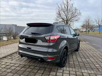 Gebraucht Ford Kuga ST-Line 179 PS (131 kW) 2018 Grau SUV