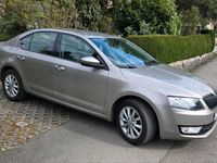 Usado Skoda Octavia 105 HP (77 kW) 2013 Prateado Sedan