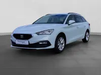 Używany Seat Leon Style 150 KM (110 kW) 2022 Biały Sedan/Limuzyna
