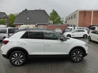 gebraucht VW T-Roc 1.5TSi DSG Move AHK R-Kamera ACC NaviMedia 17Zoll LED