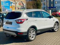 Gebraucht Ford Kuga Trend 120 PS (88 kW) 2019 Weiß SUV