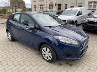 Gebraucht Ford Fiesta Ambiente 60 PS (44 kW) 2015 Blau Limousine