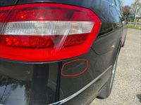 Gebraucht Mercedes E200 Elegance 184 PS (135 kW) 2010 Schwarz Limousine