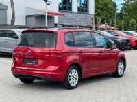 Gebraucht VW Touran 150 PS (110 kW) 2023 Rot Van / Kleinbus