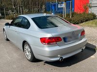 Gebraucht BMW 335 286 PS (210 kW) 2007 Silber Coupé