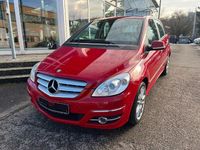 Gebraucht Mercedes B200 Sport 136 PS (100 kW) 2011 Rot Van / Kleinbus
