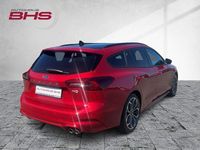 Gebraucht Ford Focus ST-Line X 155 PS (114 kW) 2023 Fantastic red (rot) Kombi