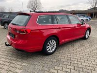Gebraucht VW Passat Business 122 PS (89 kW) 2023 Rot Kombi