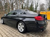 Gebraucht BMW 520 190 PS (139 kW) 2011 Schwarz Limousine