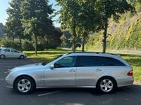 Gebraucht Mercedes E240 Avantgarde 177 PS (130 kW) 2004 Silber Kombi
