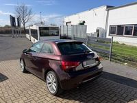 Gebraucht Audi A1 Attraction 105 PS (77 kW) 2012 Rot Kleinwagen