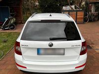 Gebraucht Skoda Octavia 150 PS (110 kW) 2016 Weiß Kleinwagen