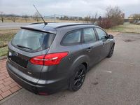 Gebraucht Ford Focus Trend 125 PS (91 kW) 2015 Grau Kombi