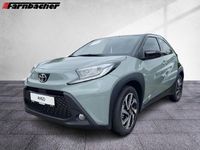 Neu Toyota Aygo X Comfort 72 PS (52 kW) 2025 Urban khaki (6x3)/ black mica (2 SUV