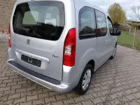 Gebraucht Peugeot TePee Tendance 120 PS (88 kW) 2011 Silbermet Kombi