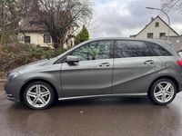 Gebraucht Mercedes B220 170 PS (125 kW) 2013 Grau Van / Kleinbus