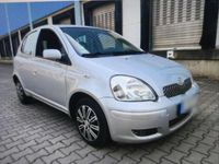 Gebraucht Toyota Yaris 65 PS (47 kW) 2005 Silber Kleinwagen