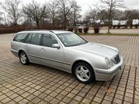 Gebraucht Mercedes E270 Elegance 170 PS (125 kW) 2000 Silber Limousine