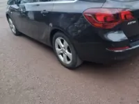 Usado Opel Astra 130 HP (95 kW) 2012 Preto Carrinha