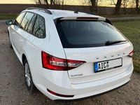 Gebraucht Skoda Superb Active 150 PS (110 kW) 2019 Weiß Kombi