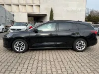 Używany Ford Focus Cool & Connect 120 KM (88 kW) 2022 Czarny Kombi