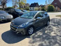 Gebraucht Peugeot 208 Active 99 PS (72 kW) 2016 Schwarz Kleinwagen