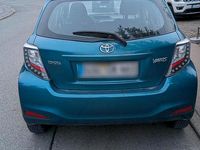 Gebraucht Toyota Yaris 99 PS (72 kW) 2014 Blau Kleinwagen