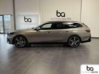 Gebraucht BMW 520 M Sport 190 PS (139 kW) 2025 Oxidgrau met. Kombi