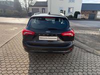 Gebraucht Ford Focus Cool & Connect 120 PS (88 kW) 2020 Schwarz Kombi