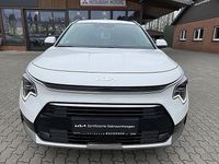 Gebraucht Kia Niro Comfort 129 PS (94 kW) 2025 Weiß (ud schneeweiss (weiß)) SUV