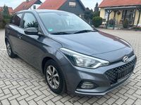 Gebraucht Hyundai i20 101 PS (74 kW) 2020 Grau Kleinwagen