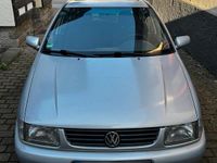 Second-hand VW Polo 60 CP (44 kW) 1999 Argintiu Hatchback