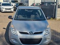 Gebraucht Hyundai i20 Edition 77 PS (56 kW) 2011 Grau Kleinwagen
