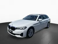 Gebraucht BMW 530 Sport Line 286 PS (210 kW) 2023 Alpinweiss iii (weiß) Kombi