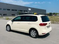 Gebraucht VW Touran 150 PS (110 kW) 2024 Gelb Van / Kleinbus