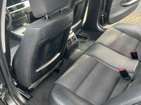 Gebraucht BMW 320 177 PS (130 kW) 2008 Schwarz Limousine