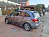 Gebraucht Mercedes B200 156 PS (114 kW) 2016 Grau Van / Kleinbus