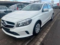 Gebraucht Mercedes A180 109 PS (80 kW) 2016 Weiß Limousine