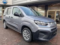 Neu Fiat Doblò 102 PS (75 kW) 2025 Silber Van / Kleinbus