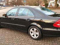 Gebraucht Mercedes E220 Avantgarde 150 PS (110 kW) 2005 Schwarz Limousine